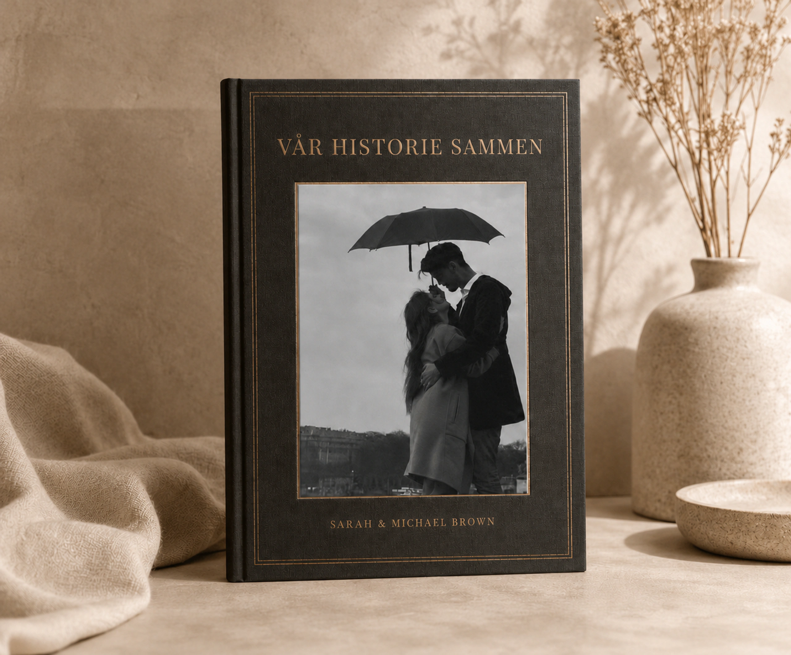 En StoryKeeper-samarbeidsbok med et fotografi av et par.